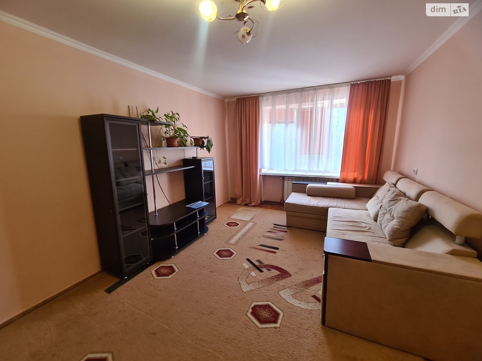 Продаж трикімнатної квартири в Ужгороді, на вул. Грушевського, кв. 42, район П'яний базар фото 1