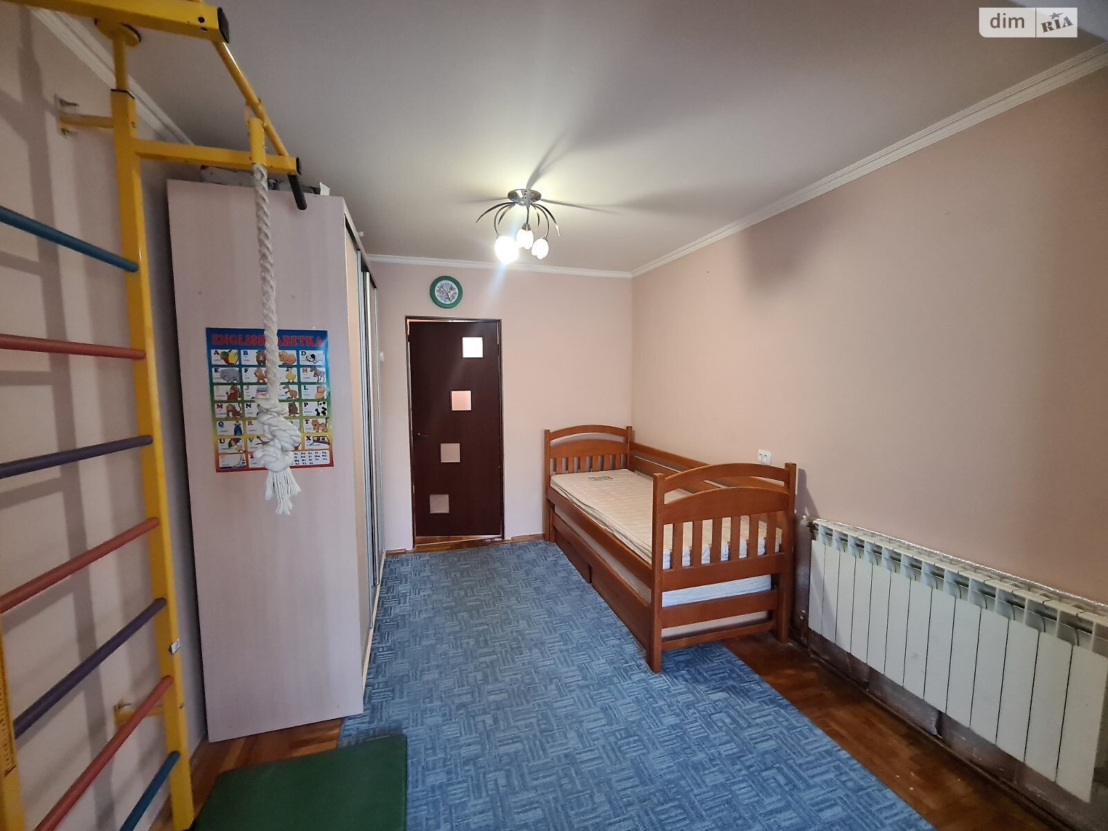 Продаж трикімнатної квартири в Ужгороді, на вул. Грушевського, кв. 42, район П'яний базар фото 1