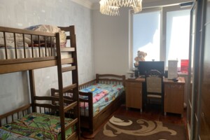Продажа трехкомнатной квартиры в Ужгороде, на ул. Игоря Сикорского 16А, район Пьяный базар фото 2