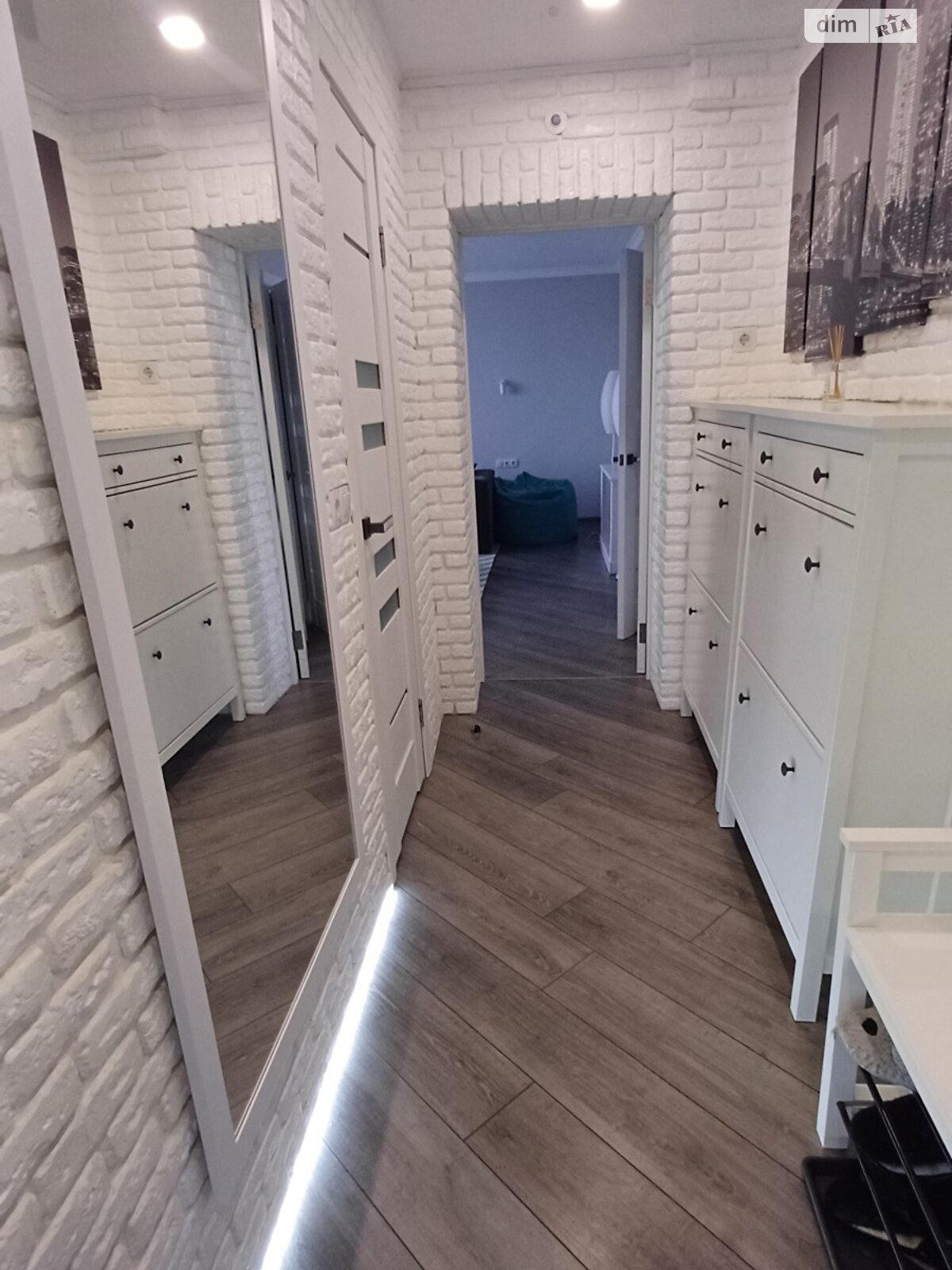 Продаж двокімнатної квартири в Ужгороді, на вул. Ігоря Сікорського, район П'яний базар фото 1 Продаж двокімнатної квартири в Ужгороді, на вул. Ігоря Сікорського, район П'яний базар фото 1