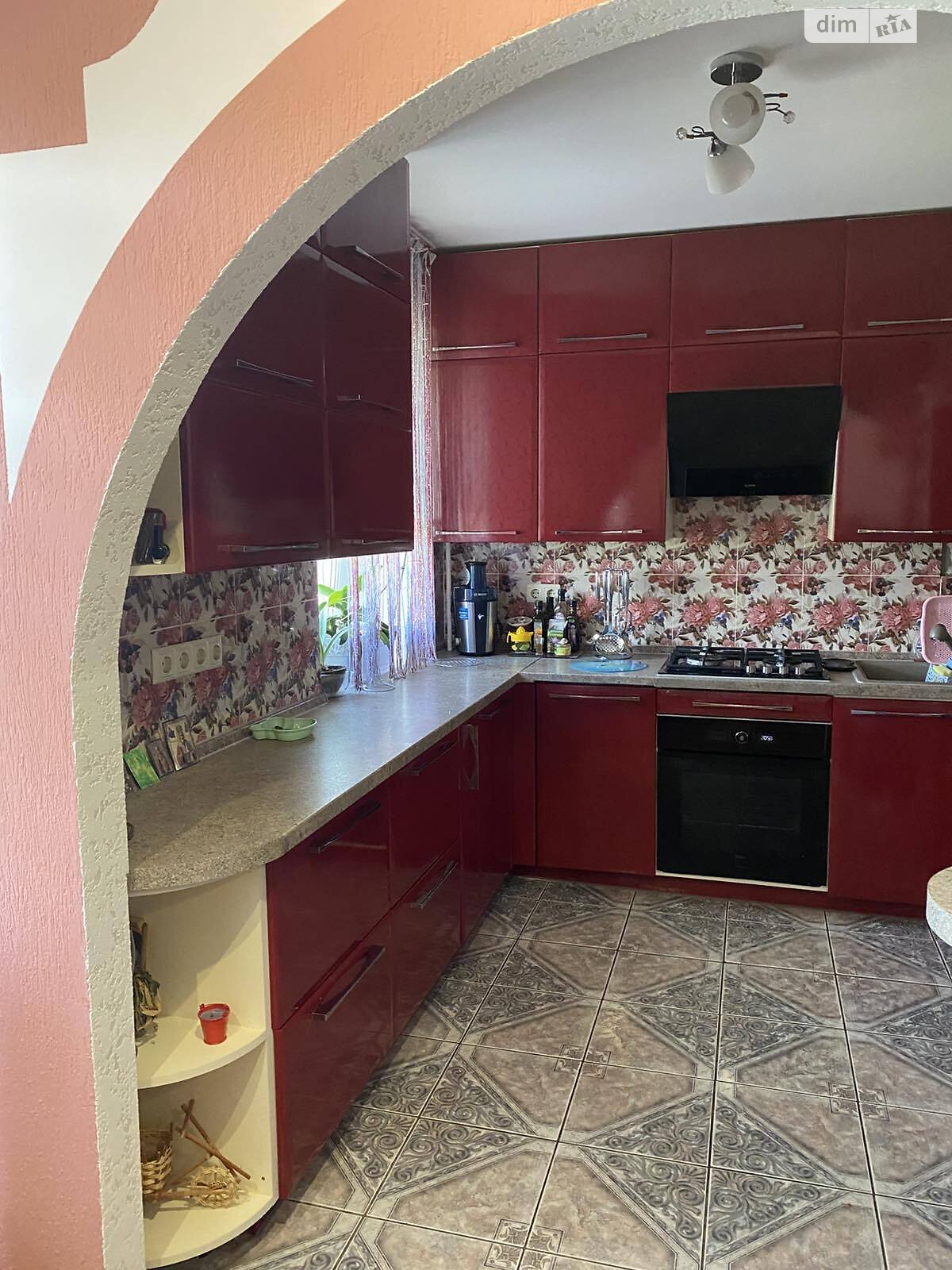 Продаж трикімнатної квартири в Ужгороді, на вул. Михайла Вербицького 43, район П'яний базар фото 1