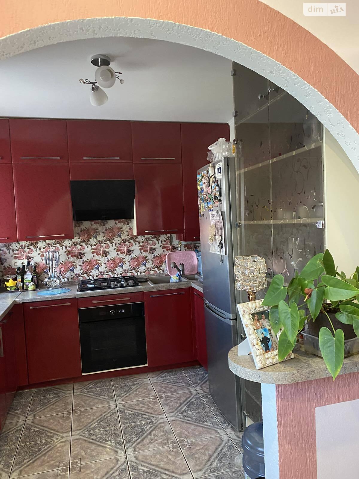 Продаж трикімнатної квартири в Ужгороді, на вул. Михайла Вербицького 43, район П'яний базар фото 1