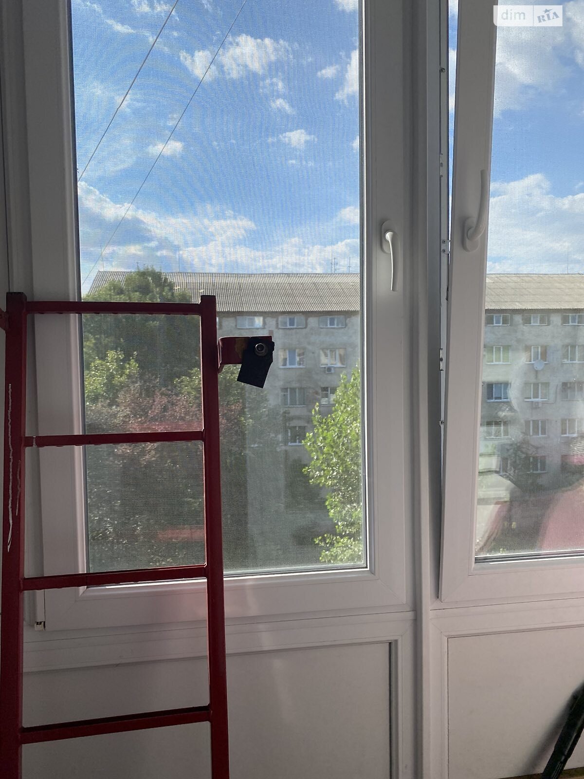 Продаж трикімнатної квартири в Ужгороді, на вул. Михайла Вербицького 43, район П'яний базар фото 1