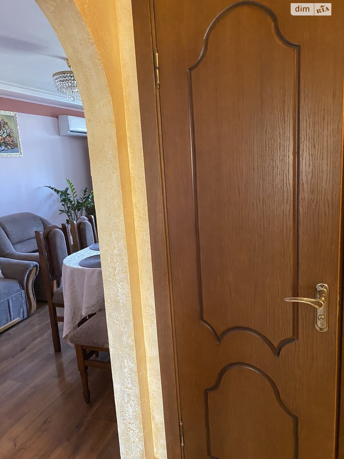 Продаж трикімнатної квартири в Ужгороді, на вул. Михайла Вербицького 43, район П'яний базар фото 1