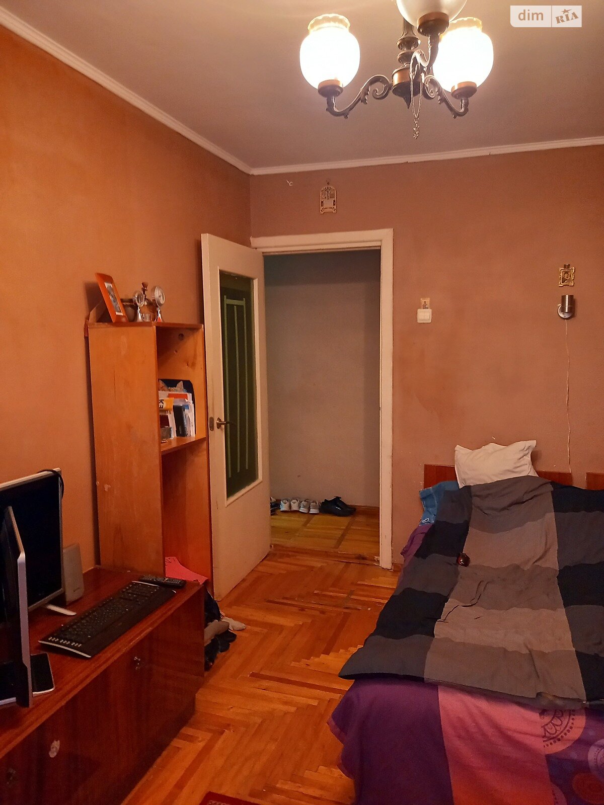 Продажа трехкомнатной квартиры в Ужгороде, на ул. Узкая 89, район Пьяный базар фото 1 Продажа трехкомнатной квартиры в Ужгороде, на ул. Узкая 89, район Пьяный базар фото 1