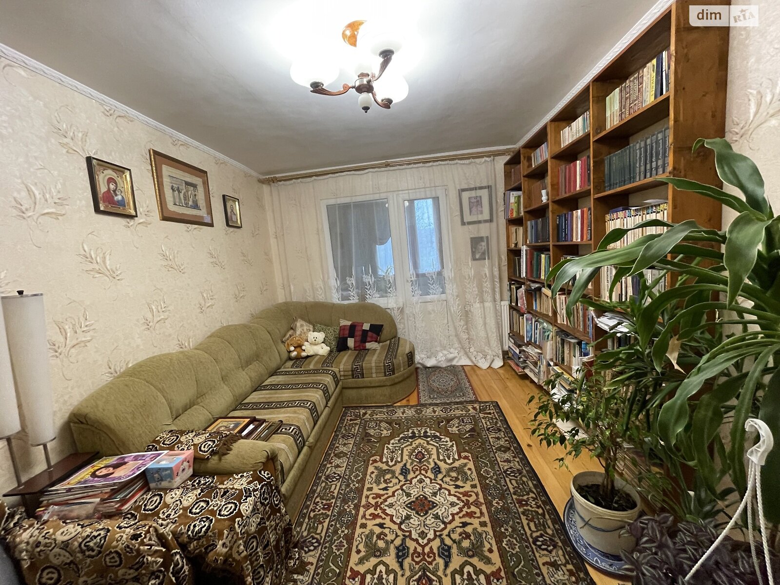 Продаж трикімнатної квартири в Ужгороді, на вул. Романа Шухевича 2А, фото 1