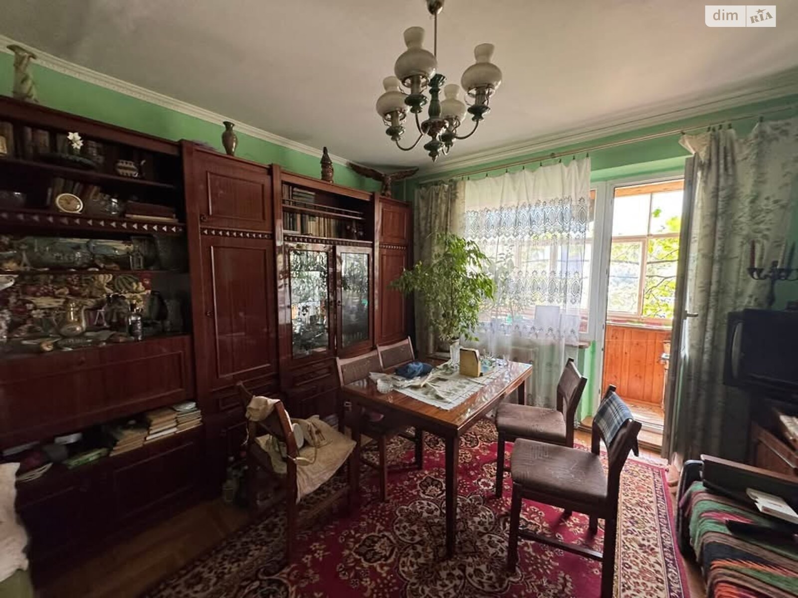 Продажа трехкомнатной квартиры в Ужгороде, на ул. Олега Куцина 22, район Шахта фото 1 Продажа трехкомнатной квартиры в Ужгороде, на ул. Олега Куцина 22, район Шахта фото 1