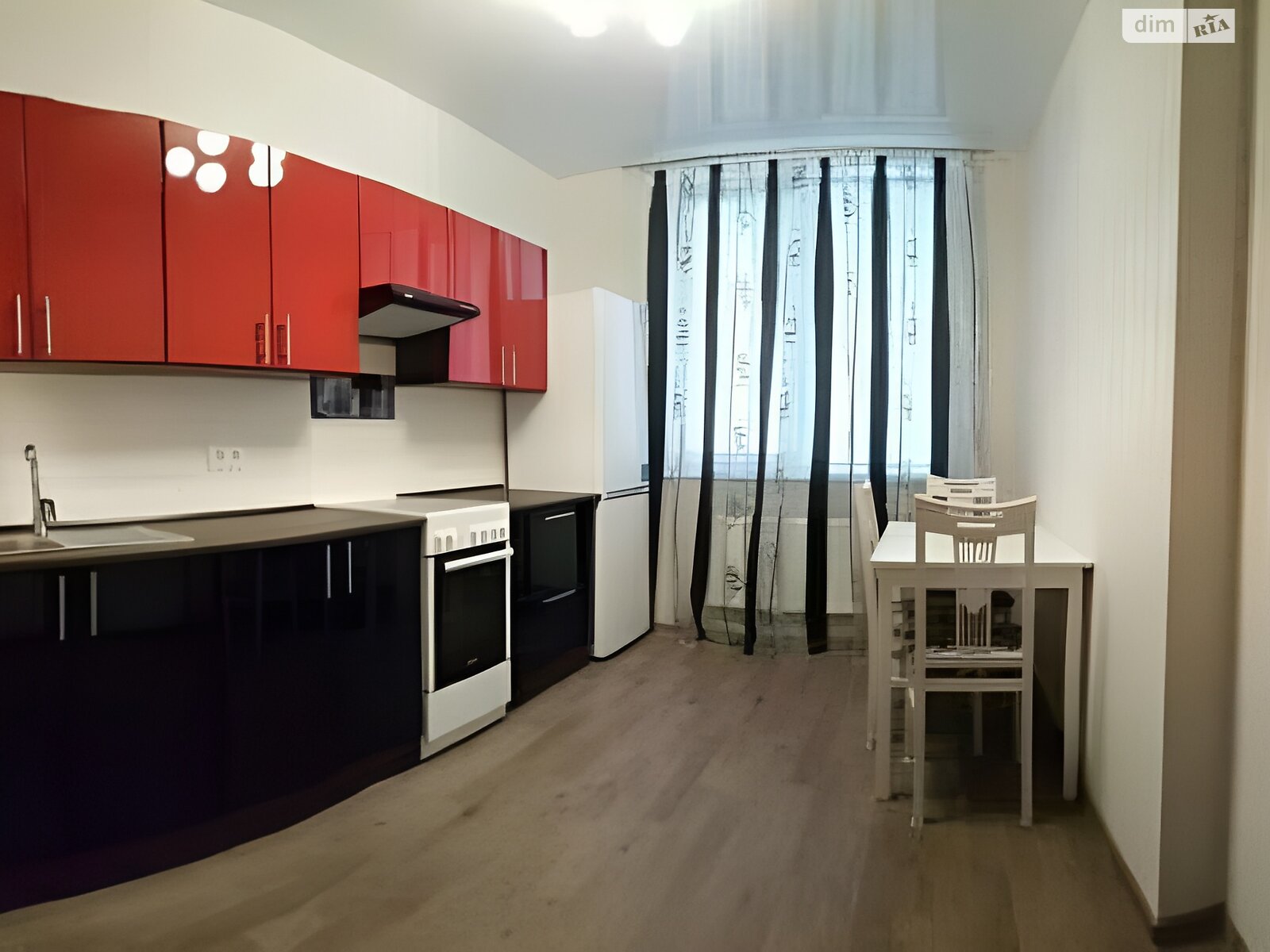 Продажа трехкомнатной квартиры в Ужгороде, на ул. Сильвая 5, район Шахта фото 1 Продажа трехкомнатной квартиры в Ужгороде, на ул. Сильвая 5, район Шахта фото 1