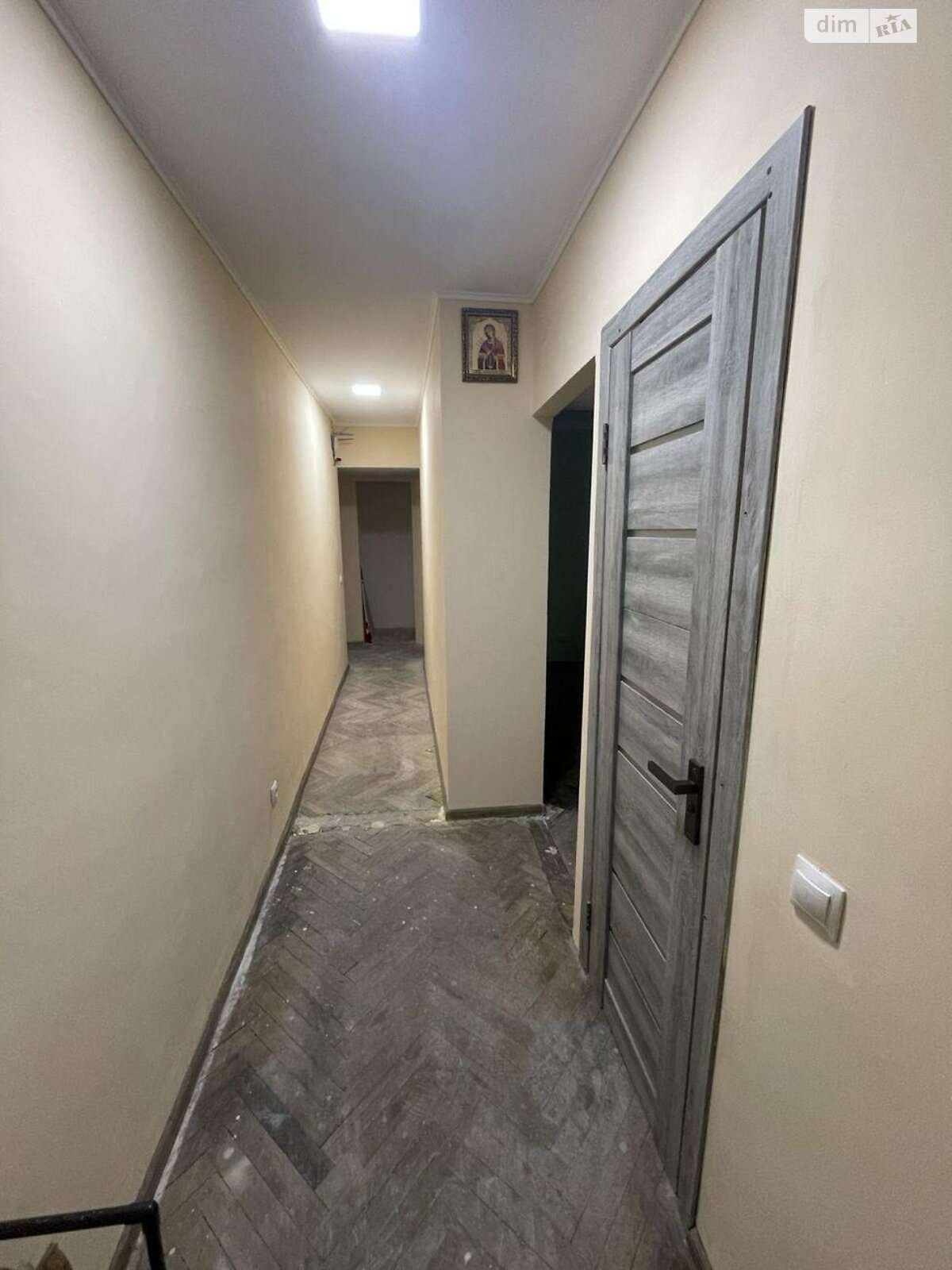Продажа трехкомнатной квартиры в Ужгороде, на ул. Сильвая 5, район Шахта фото 1 Продажа трехкомнатной квартиры в Ужгороде, на ул. Сильвая 5, район Шахта фото 1