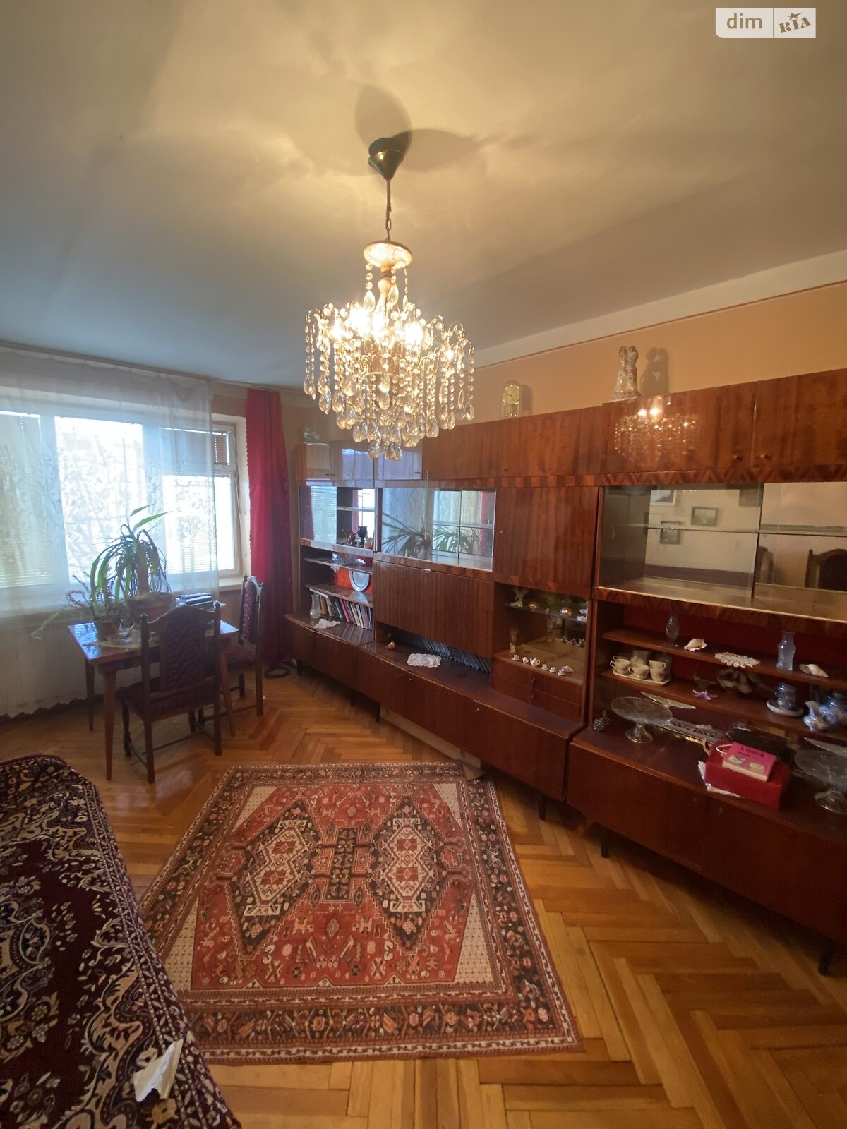 Продажа трехкомнатной квартиры в Ужгороде, на ул. Степана Руданского, район Шахта фото 1 Продажа трехкомнатной квартиры в Ужгороде, на ул. Степана Руданского, район Шахта фото 1