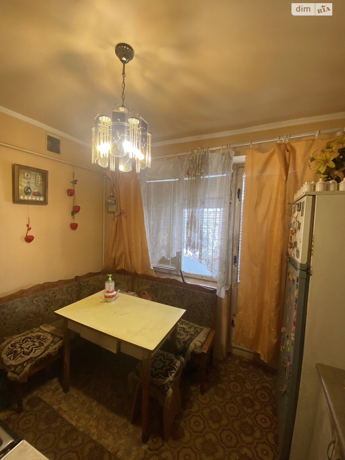 Продажа трехкомнатной квартиры в Ужгороде, на ул. Степана Руданского, район Шахта фото 1 Продажа трехкомнатной квартиры в Ужгороде, на ул. Степана Руданского, район Шахта фото 1