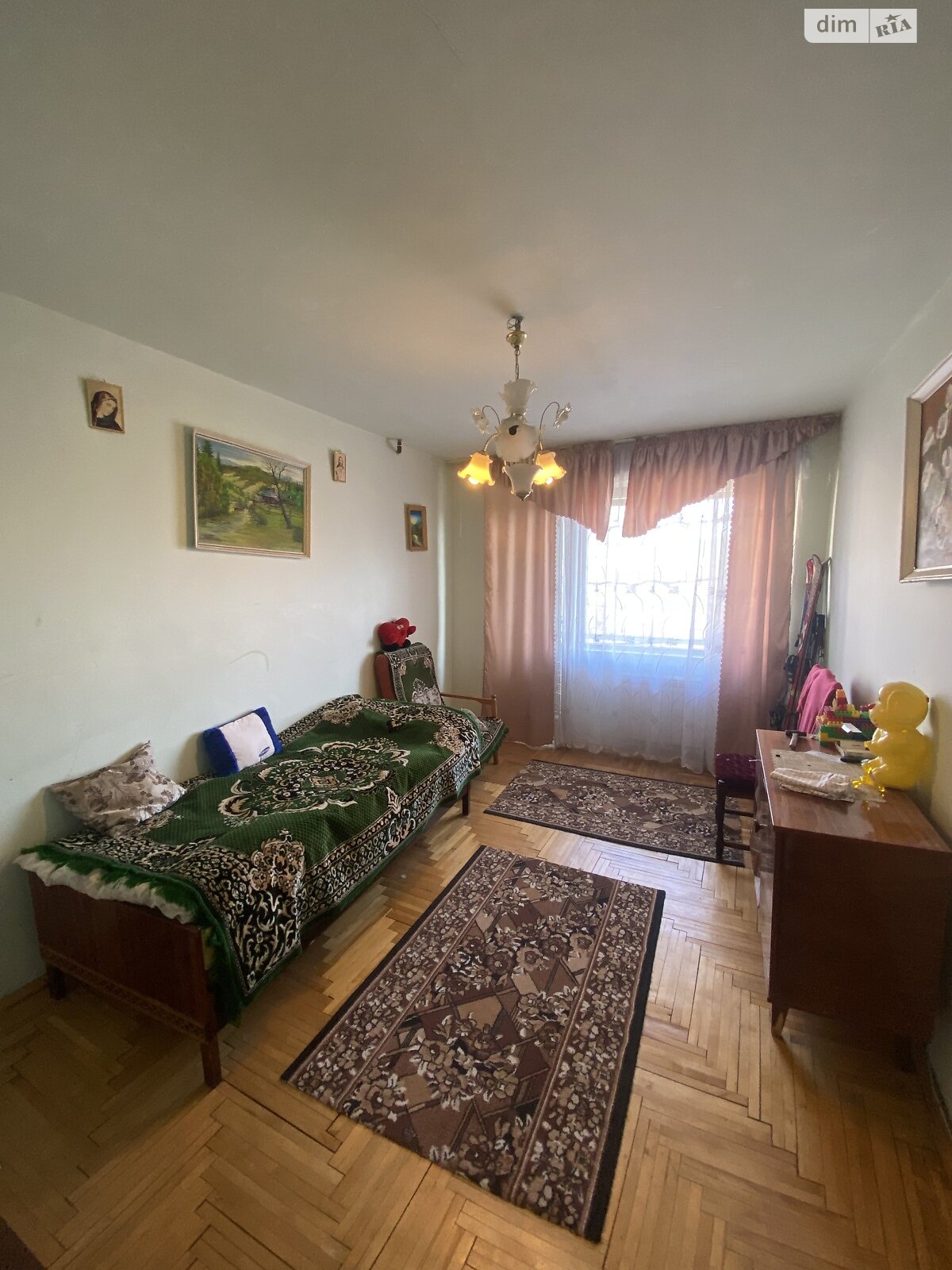Продажа трехкомнатной квартиры в Ужгороде, на ул. Степана Руданского, район Шахта фото 1 Продажа трехкомнатной квартиры в Ужгороде, на ул. Степана Руданского, район Шахта фото 1