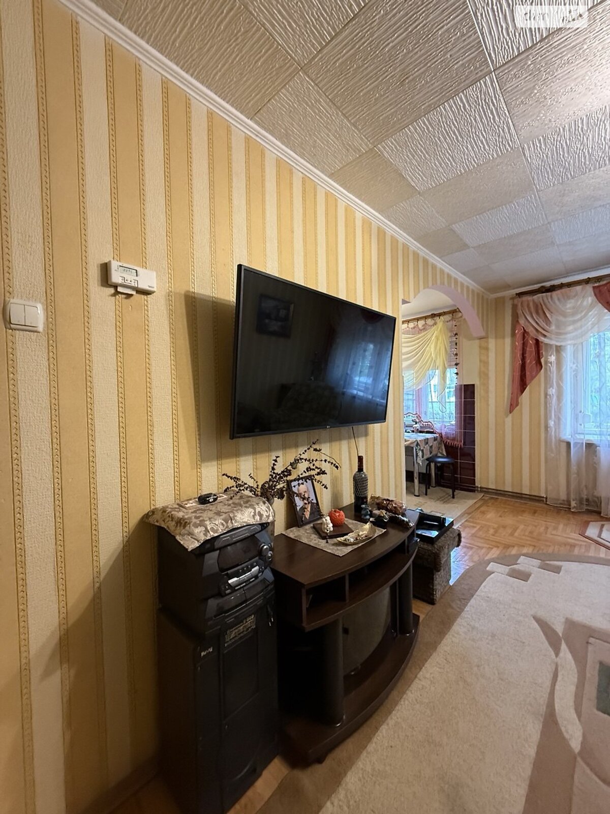 Продаж трикімнатної квартири в Ужгороді, на вул. Степана Руданського 7, район Шахта фото 1 Продаж трикімнатної квартири в Ужгороді, на вул. Степана Руданського 7, район Шахта фото 1