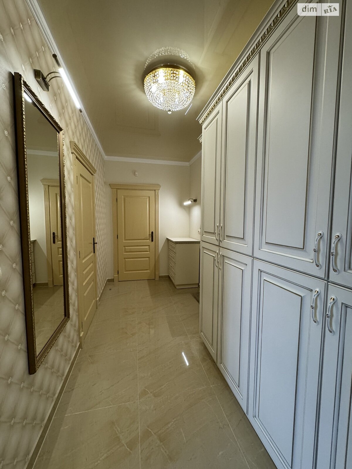 Продажа двухкомнатной квартиры в Ужгороде, на наб. Славянская 1, фото 1