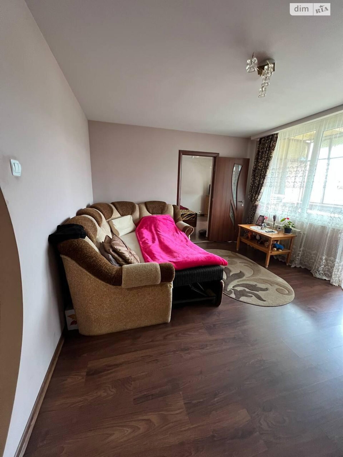 Продаж трикімнатної квартири в Ужгороді, на вул. Минайська, район Станційний фото 1 Продаж трикімнатної квартири в Ужгороді, на вул. Минайська, район Станційний фото 1