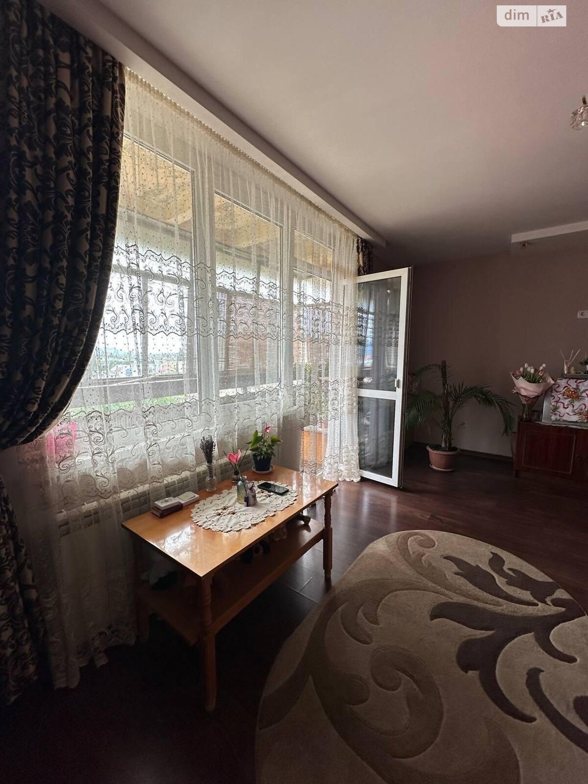Продаж трикімнатної квартири в Ужгороді, на вул. Минайська, район Станційний фото 1 Продаж трикімнатної квартири в Ужгороді, на вул. Минайська, район Станційний фото 1