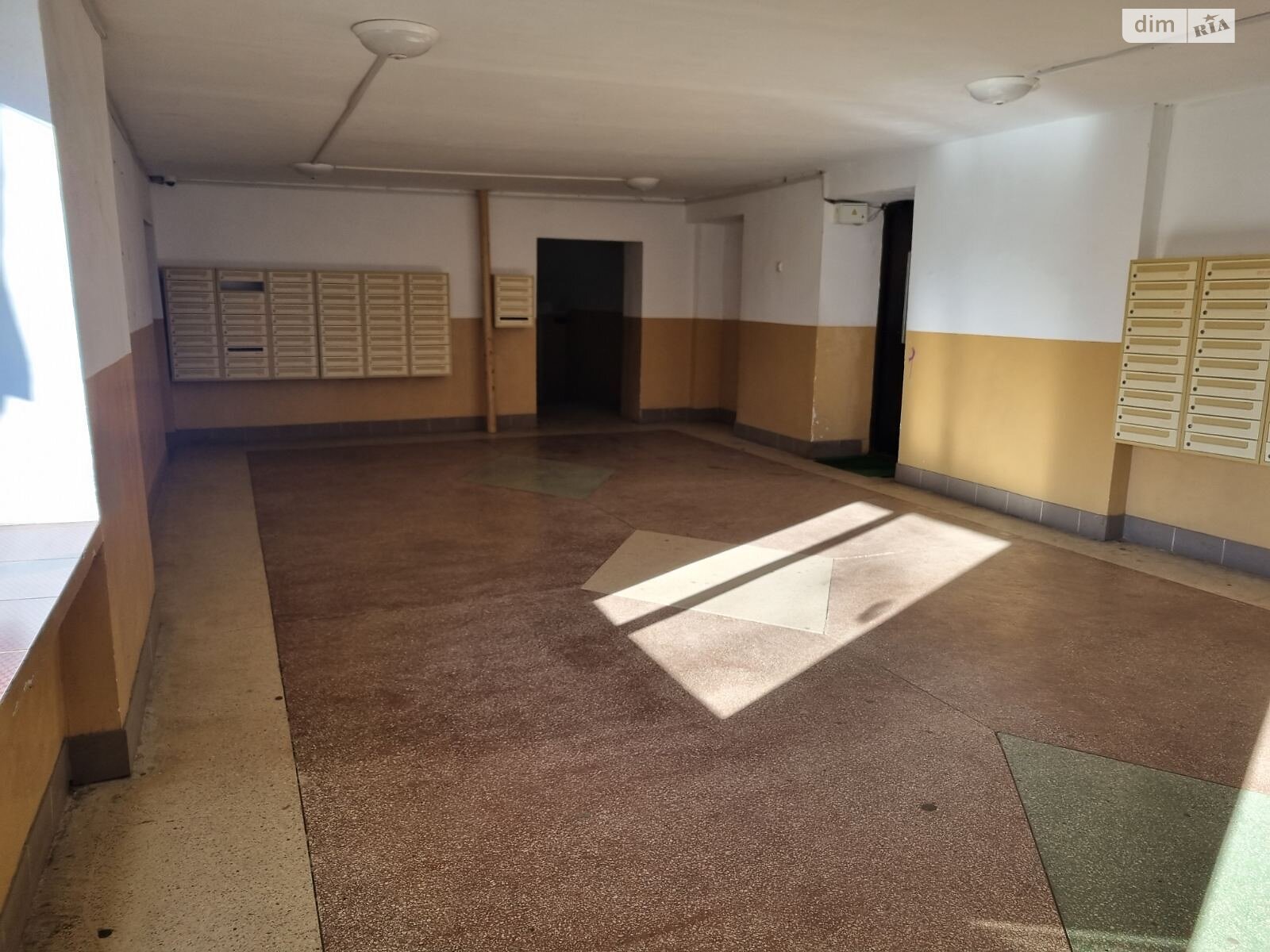 Продаж двокімнатної квартири в Ужгороді, на вул. Василя Комендаря 50, район Станційний фото 1 Продаж двокімнатної квартири в Ужгороді, на вул. Василя Комендаря 50, район Станційний фото 1