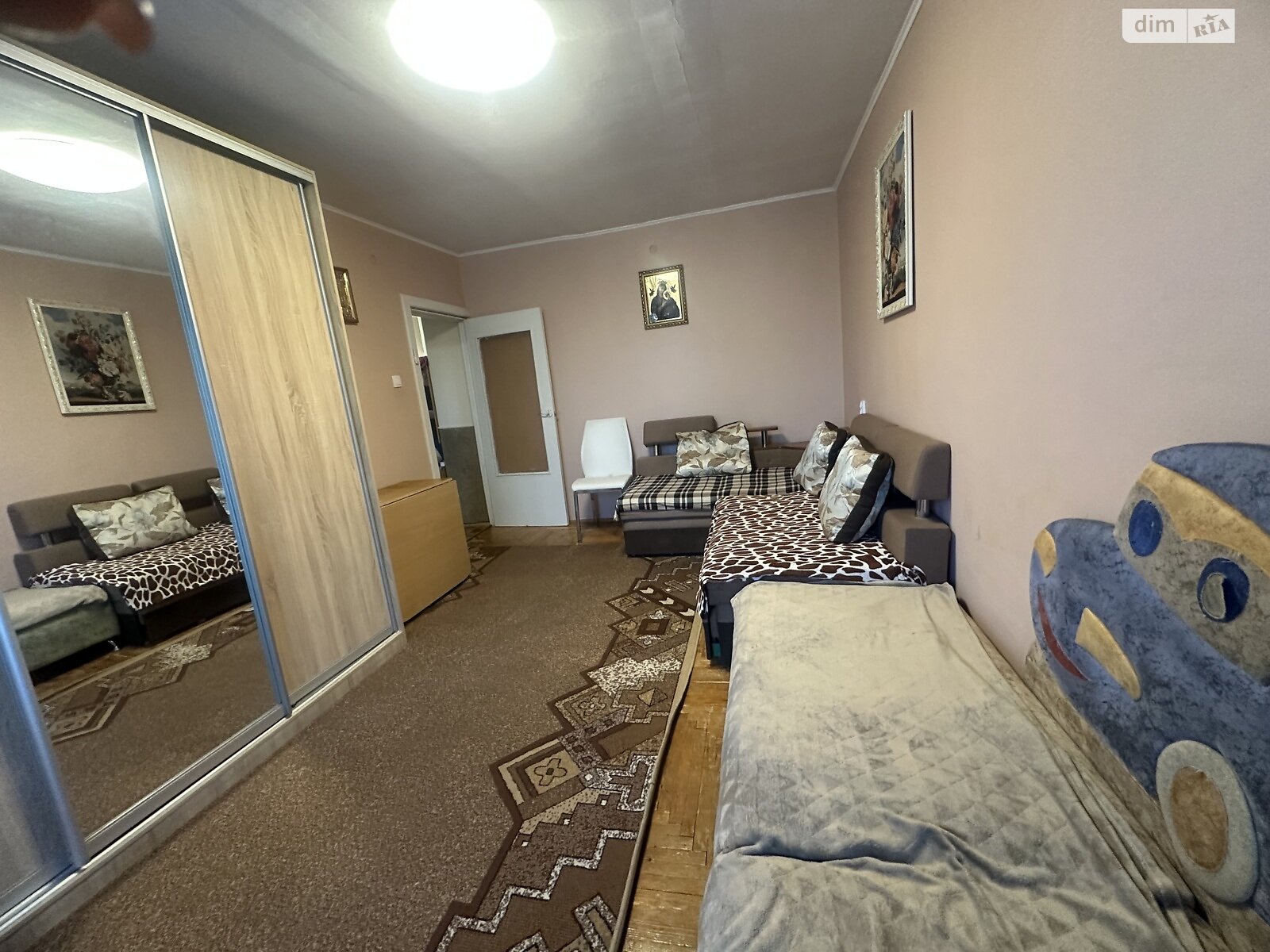 Продаж трикімнатної квартири в Ужгороді, на вул. Степана Дьолога 36, фото 1 Продаж трикімнатної квартири в Ужгороді, на вул. Степана Дьолога 36, фото 1