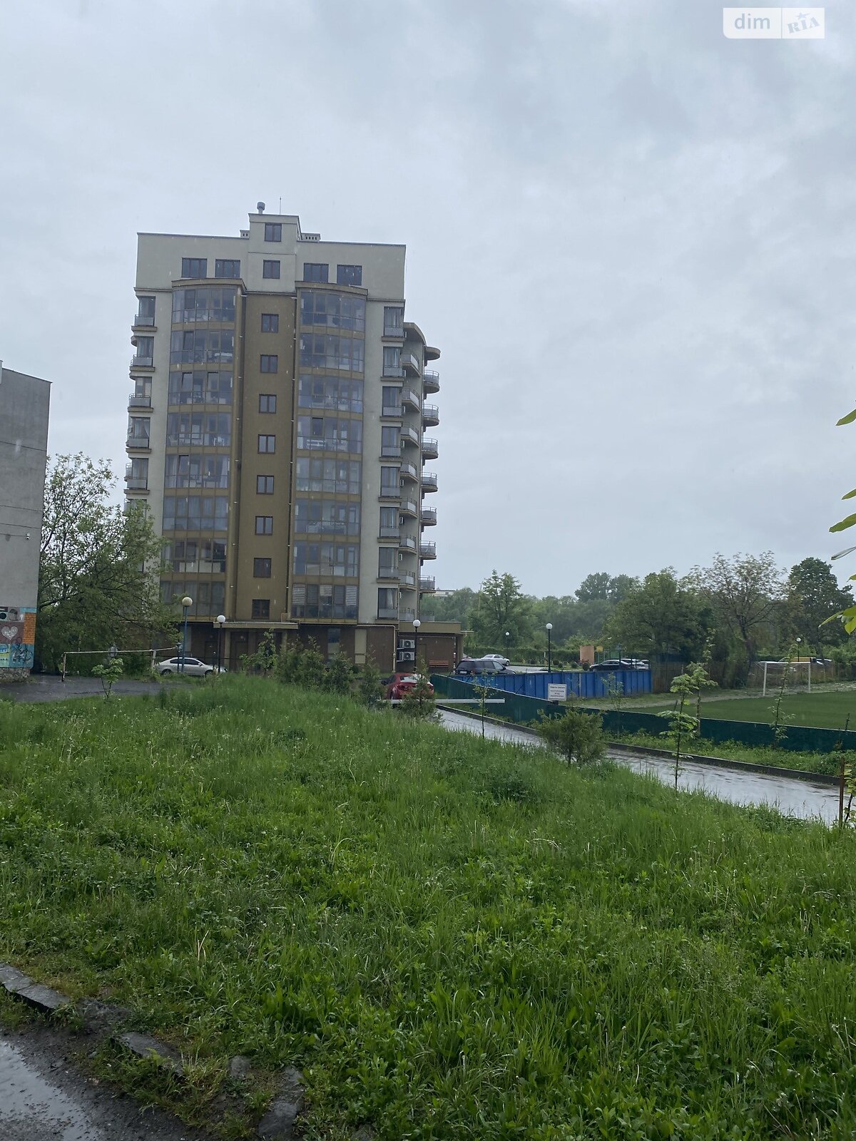 Продажа двухкомнатной квартиры в Ужгороде, на наб. Студенческая 10, фото 1