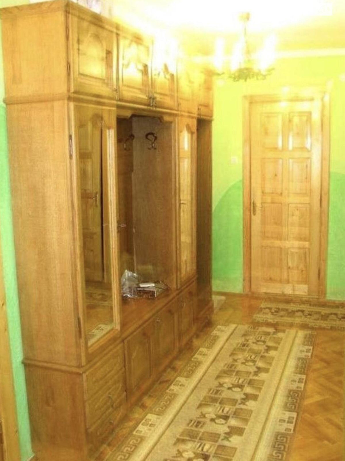 Продажа трехкомнатной квартиры в Ужгороде, на пл. Еган 1, район Свепомоц фото 1