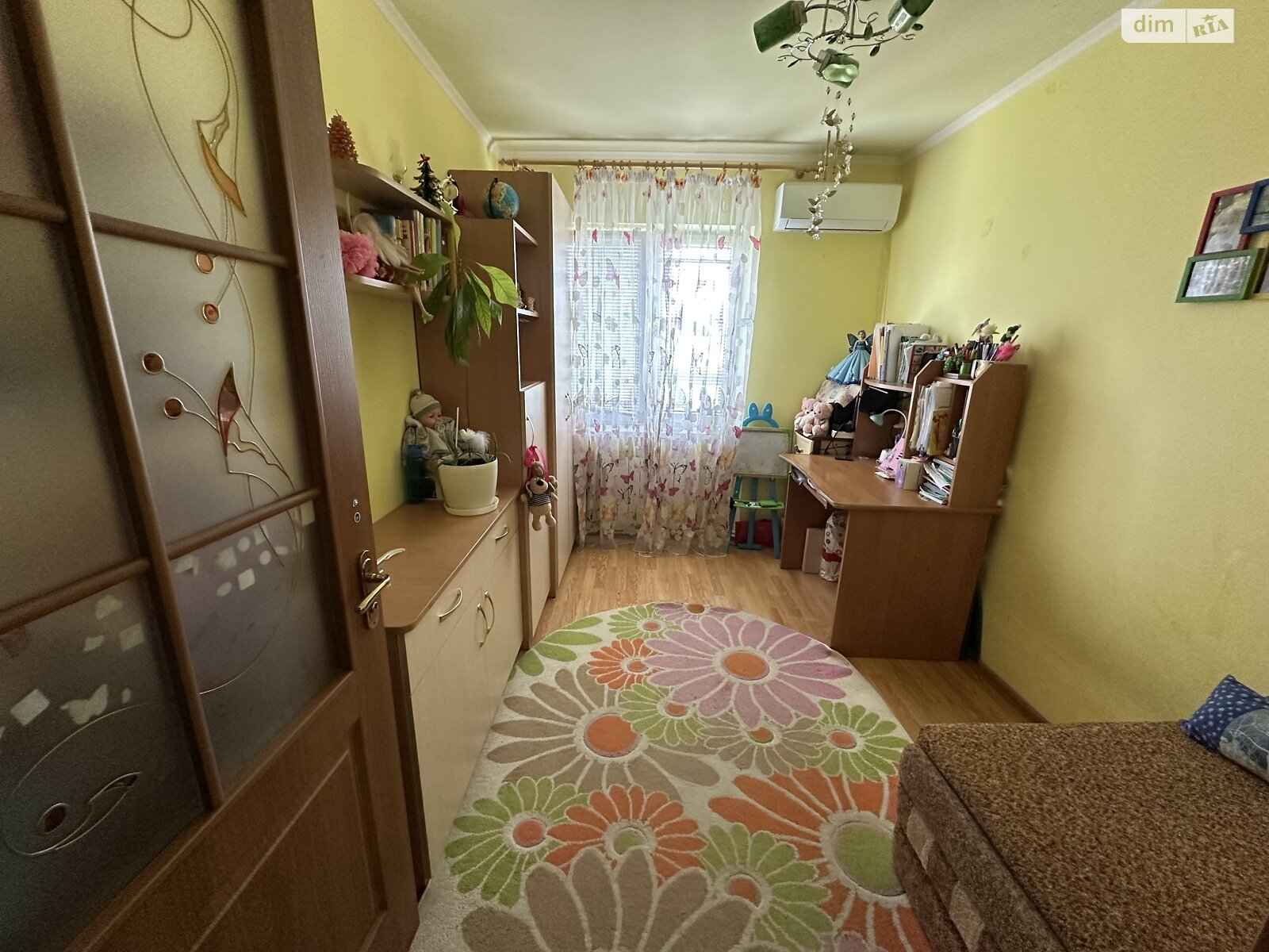 Продажа трехкомнатной квартиры в Ужгороде, на ул. Иштвана Сечени 29, район Свепомоц фото 1 Продажа трехкомнатной квартиры в Ужгороде, на ул. Иштвана Сечени 29, район Свепомоц фото 1