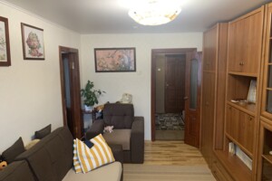 Продажа трехкомнатной квартиры в Ужгороде, на ул. Заньковецкой, район Свепомоц фото 2