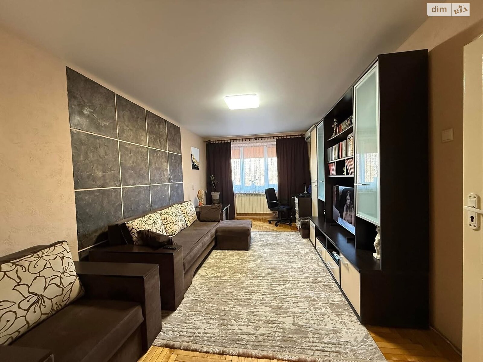 Продажа трехкомнатной квартиры в Ужгороде, на ул. Заньковецкой 6, район Свепомоц фото 1 Продажа трехкомнатной квартиры в Ужгороде, на ул. Заньковецкой 6, район Свепомоц фото 1