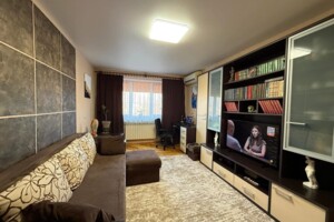 Продажа трехкомнатной квартиры в Ужгороде, на ул. Заньковецкой 6, район Свепомоц фото 2