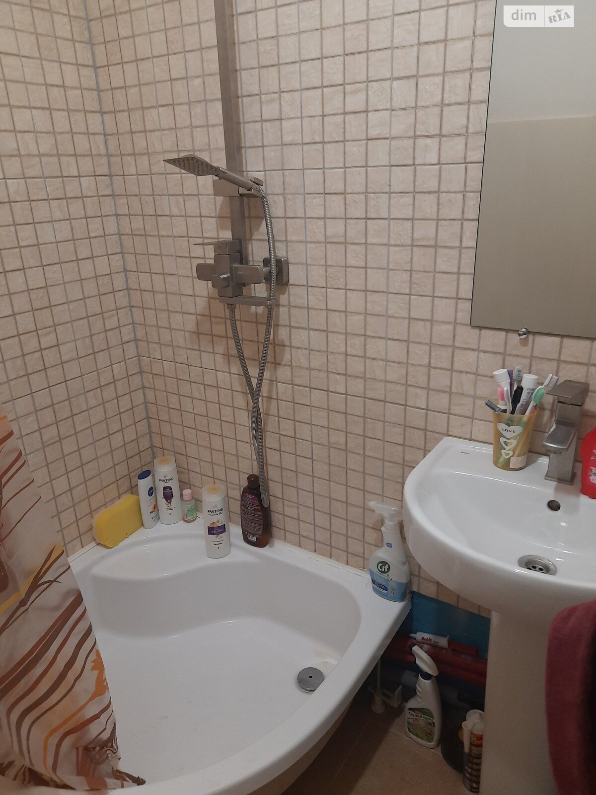 Продаж двокімнатної квартири в Ужгороді, на вул. Заньковецької 21, район Свепомоц фото 1 Продаж двокімнатної квартири в Ужгороді, на вул. Заньковецької 21, район Свепомоц фото 1