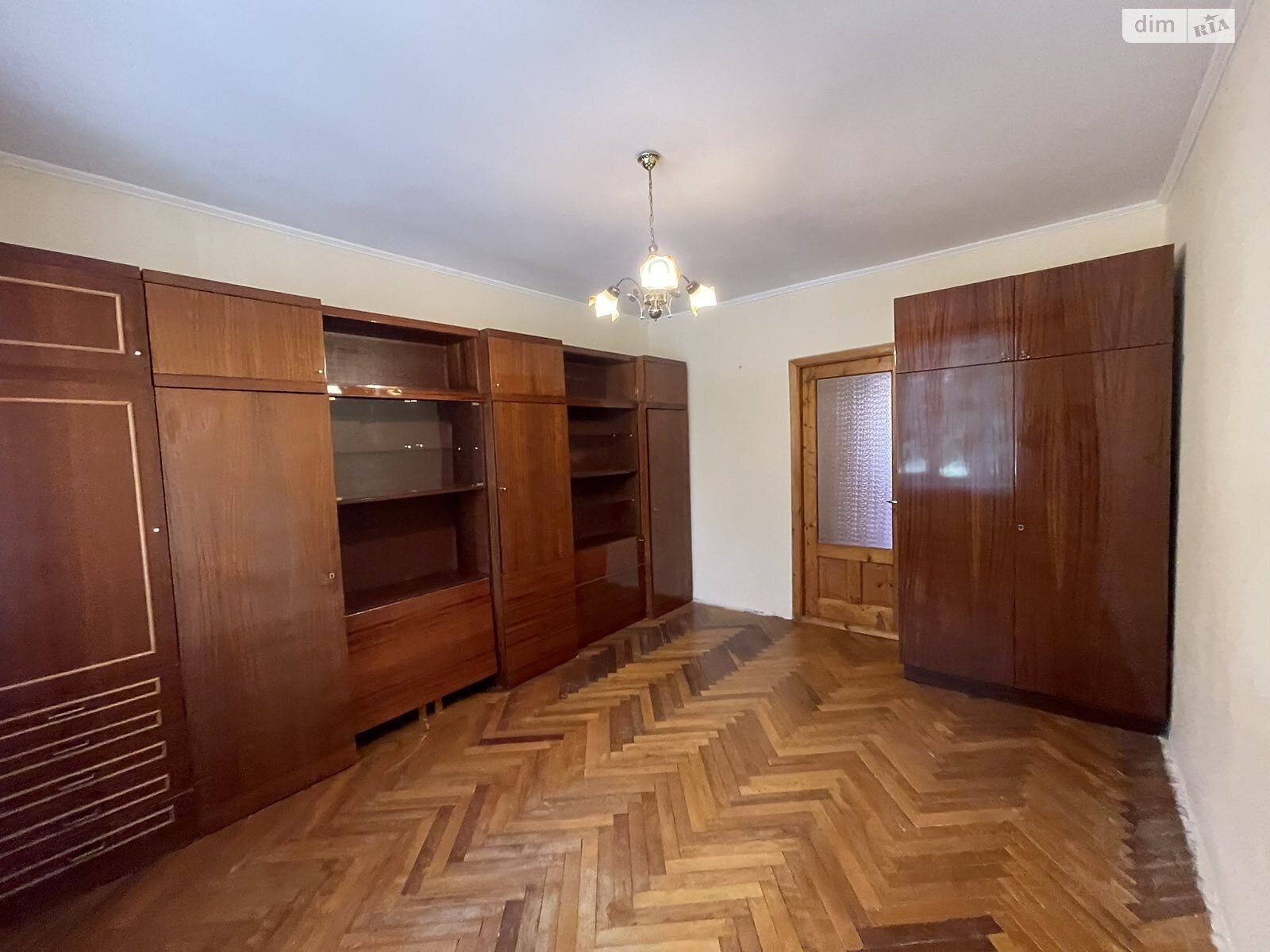 Продажа трехкомнатной квартиры в Ужгороде, на ул. Таможенная, фото 1 Продажа трехкомнатной квартиры в Ужгороде, на ул. Таможенная, фото 1