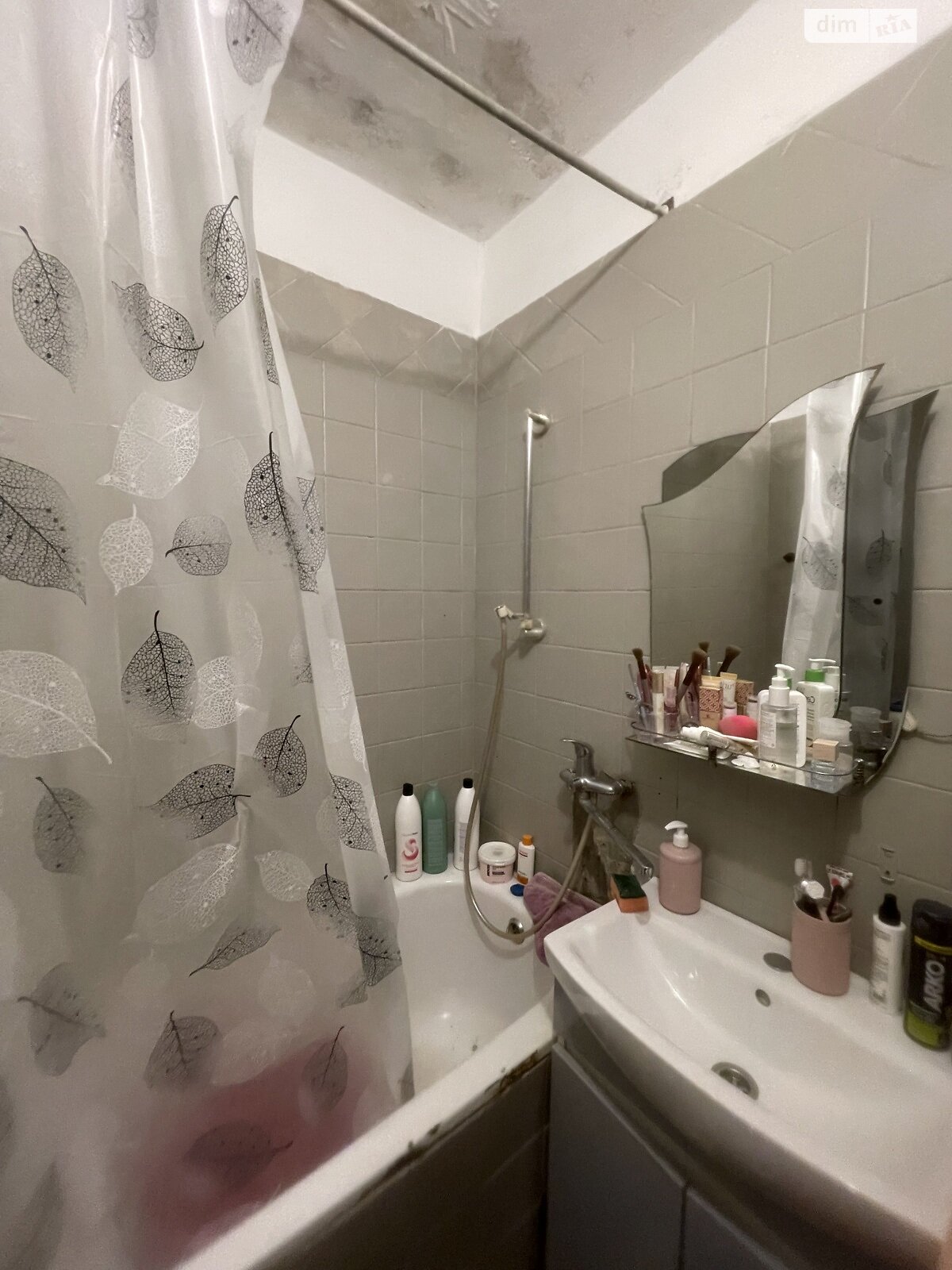 Продажа трехкомнатной квартиры в Ужгороде, на ул. 15-го батальона, район Центр фото 1