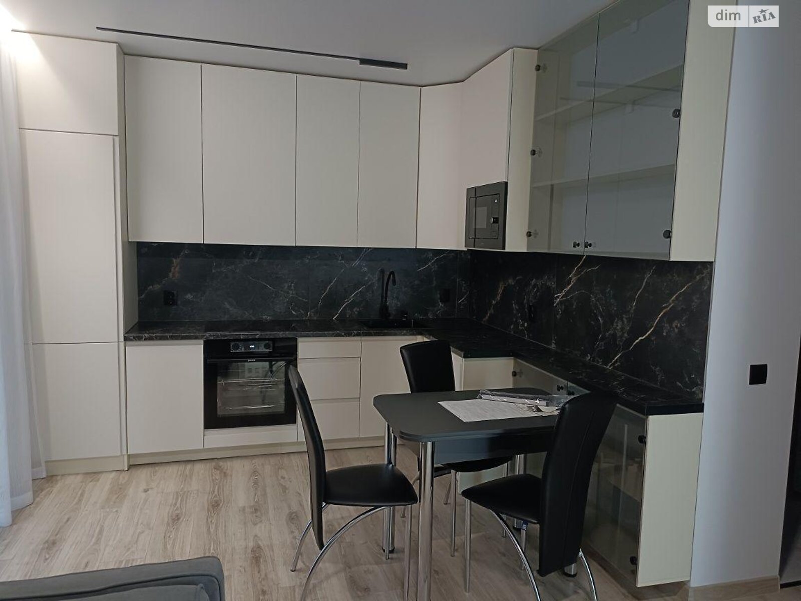 Продажа однокомнатной квартиры в Ужгороде, на пл. Андрея Бачинского, район Центр фото 1 Продажа однокомнатной квартиры в Ужгороде, на пл. Андрея Бачинского, район Центр фото 1