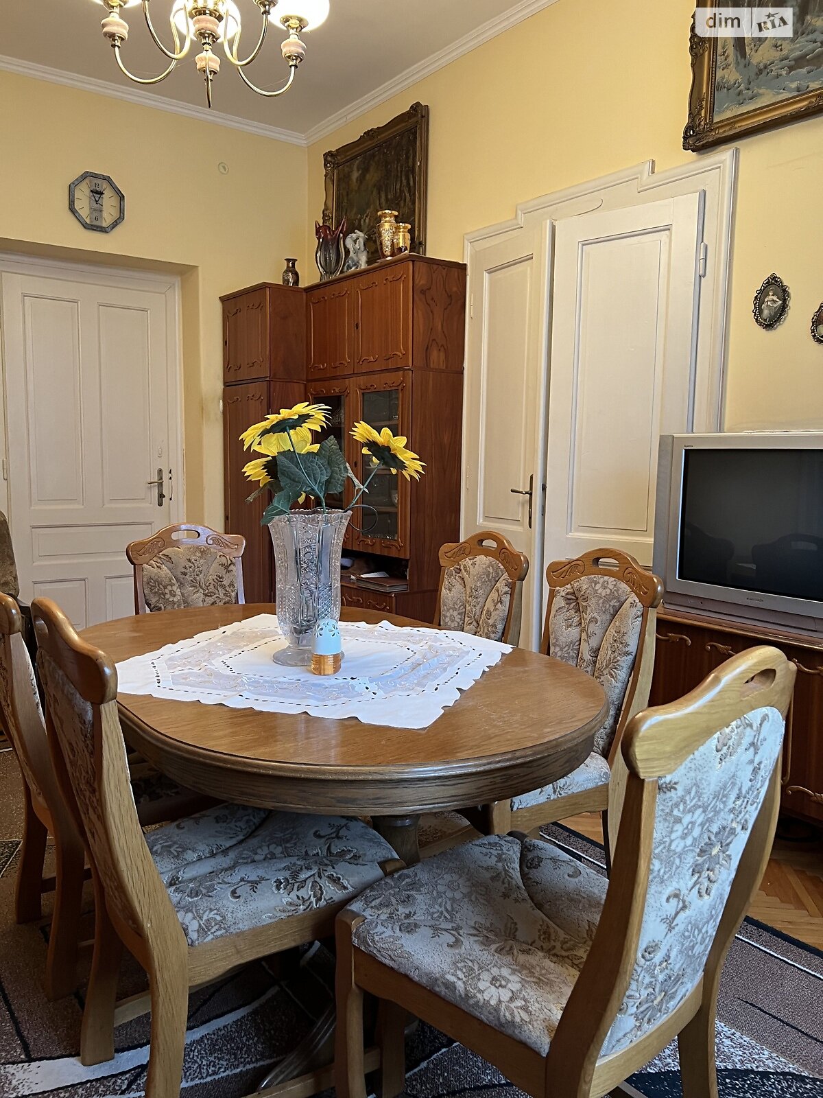 Продажа четырехкомнатной квартиры в Ужгороде, на ул. Берчени, район Центр фото 1 Продажа четырехкомнатной квартиры в Ужгороде, на ул. Берчени, район Центр фото 1