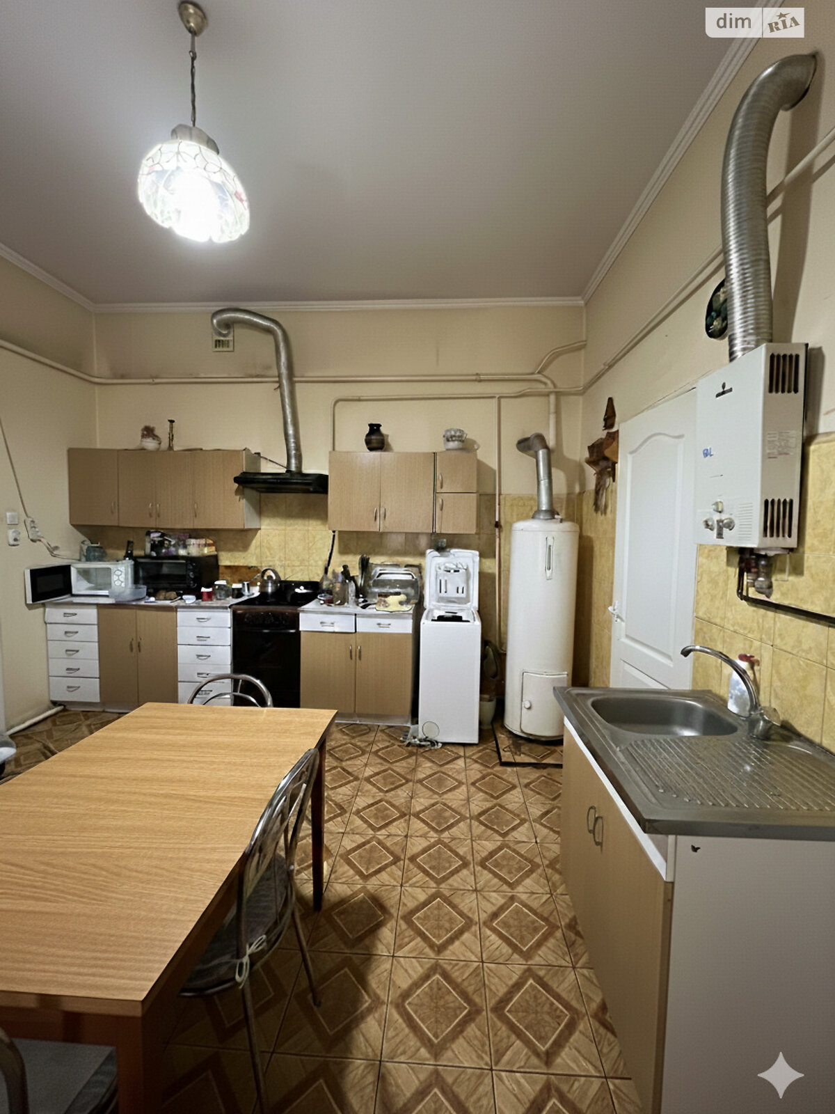 Продажа четырехкомнатной квартиры в Ужгороде, на ул. Берчени, район Центр фото 1 Продажа четырехкомнатной квартиры в Ужгороде, на ул. Берчени, район Центр фото 1