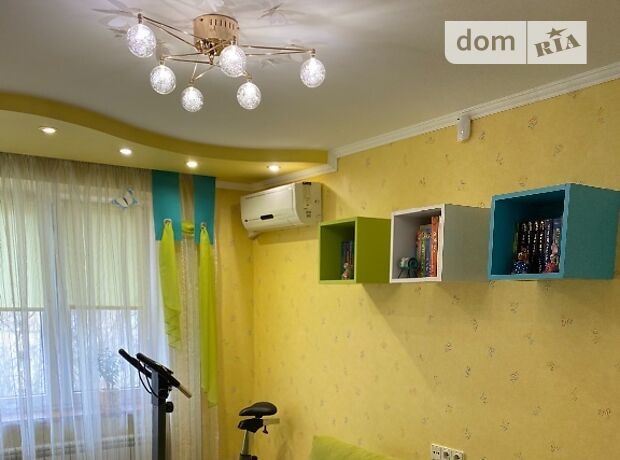 Продажа трехкомнатной квартиры в Ужгороде, на ул. Сечени район Центр фото 1 Продажа трехкомнатной квартиры в Ужгороде, на ул. Сечени район Центр фото 1
