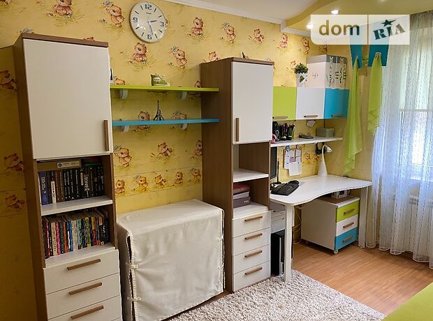 Продажа трехкомнатной квартиры в Ужгороде, на ул. Сечени район Центр фото 1 Продажа трехкомнатной квартиры в Ужгороде, на ул. Сечени район Центр фото 1