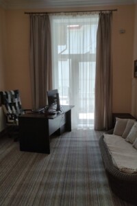 Продажа пятикомнатной квартиры в Ужгороде, на ул. Подгорная, район Центр фото 2