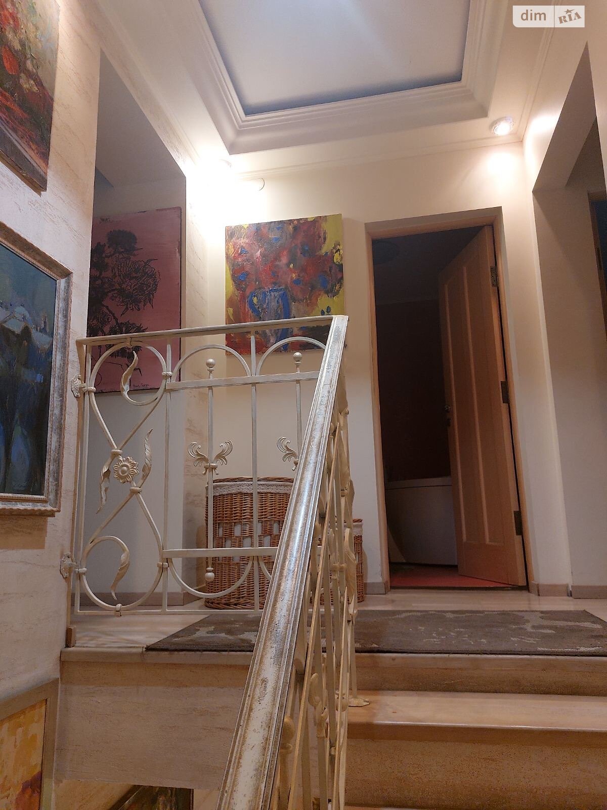 Продажа трехкомнатной квартиры в Ужгороде, на ул. Героев Мариуполя 49, район Центр фото 1 Продажа трехкомнатной квартиры в Ужгороде, на ул. Героев Мариуполя 49, район Центр фото 1