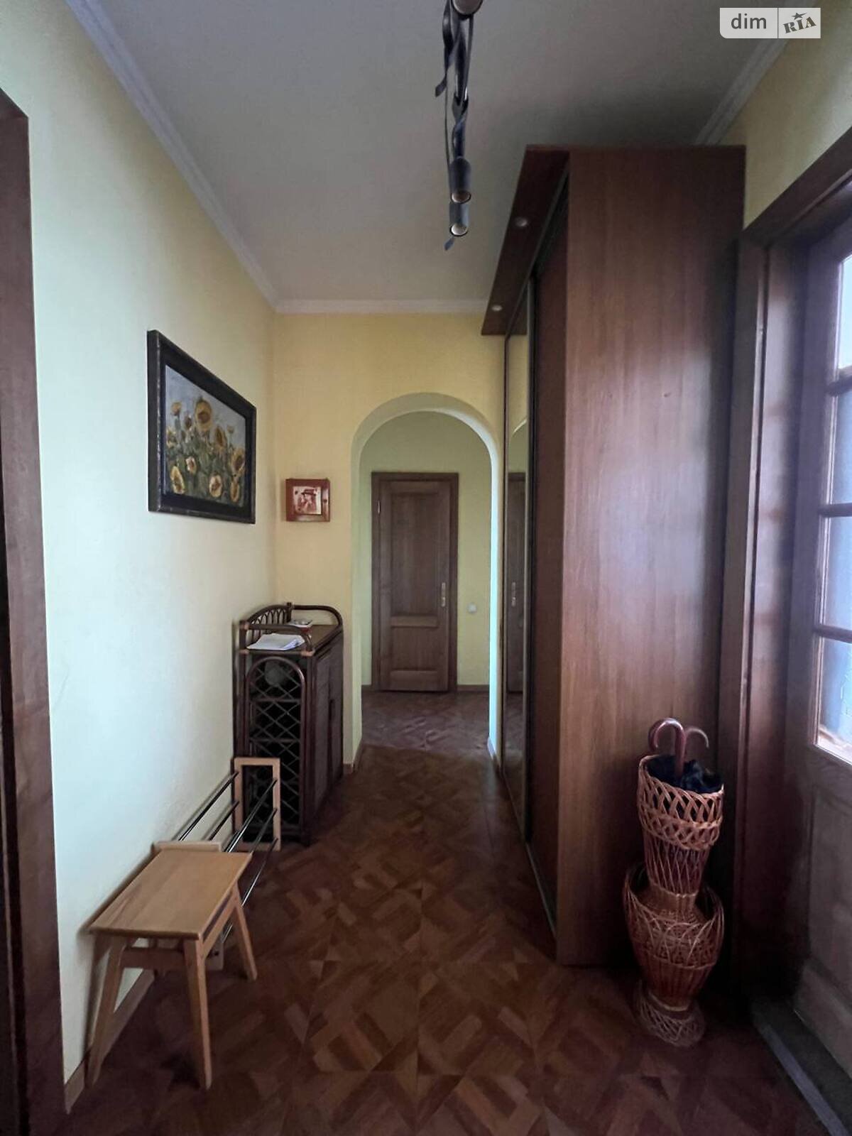 Продажа пятикомнатной квартиры в Ужгороде, на ул. Гойды, район Центр фото 1