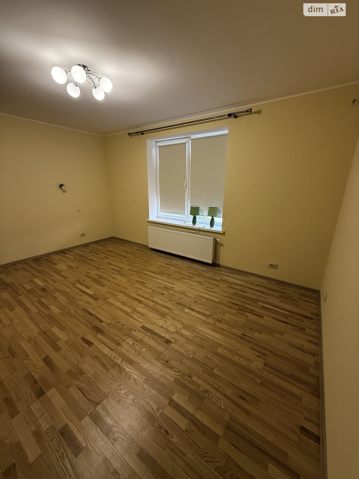 Продаж трикімнатної квартири в Ужгороді, на пл. Гренджі-Донського, район Центр фото 1 Продаж трикімнатної квартири в Ужгороді, на пл. Гренджі-Донського, район Центр фото 1