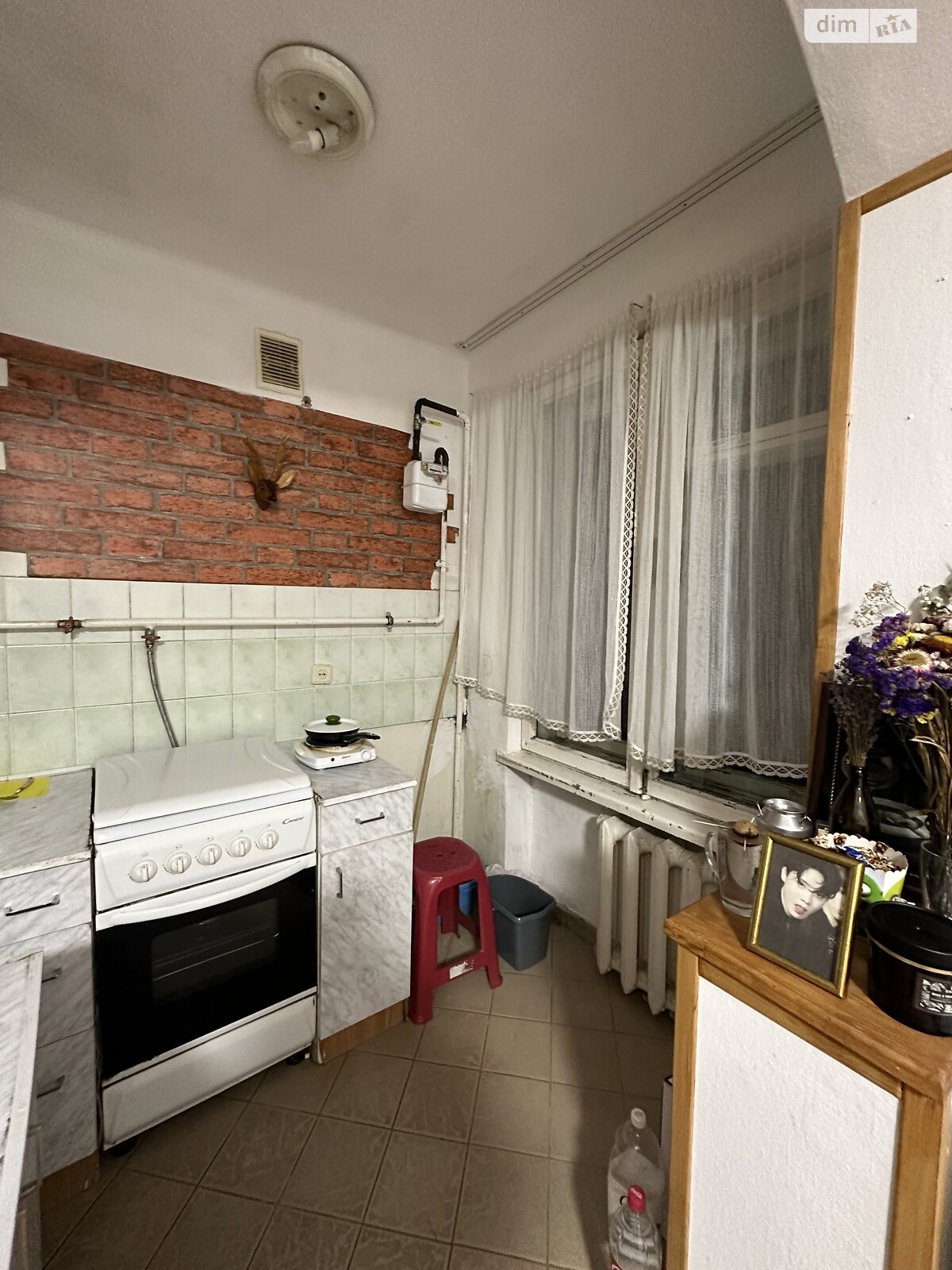 Продажа однокомнатной квартиры в Ужгороде, на пл. Хмельницкого Богдана 3, район Центр фото 1