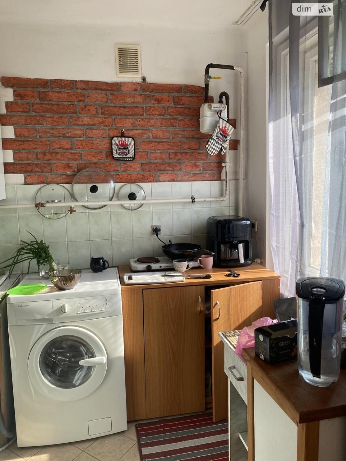 Продажа однокомнатной квартиры в Ужгороде, на пл. Хмельницкого Богдана 3А, район Центр фото 1 Продажа однокомнатной квартиры в Ужгороде, на пл. Хмельницкого Богдана 3А, район Центр фото 1