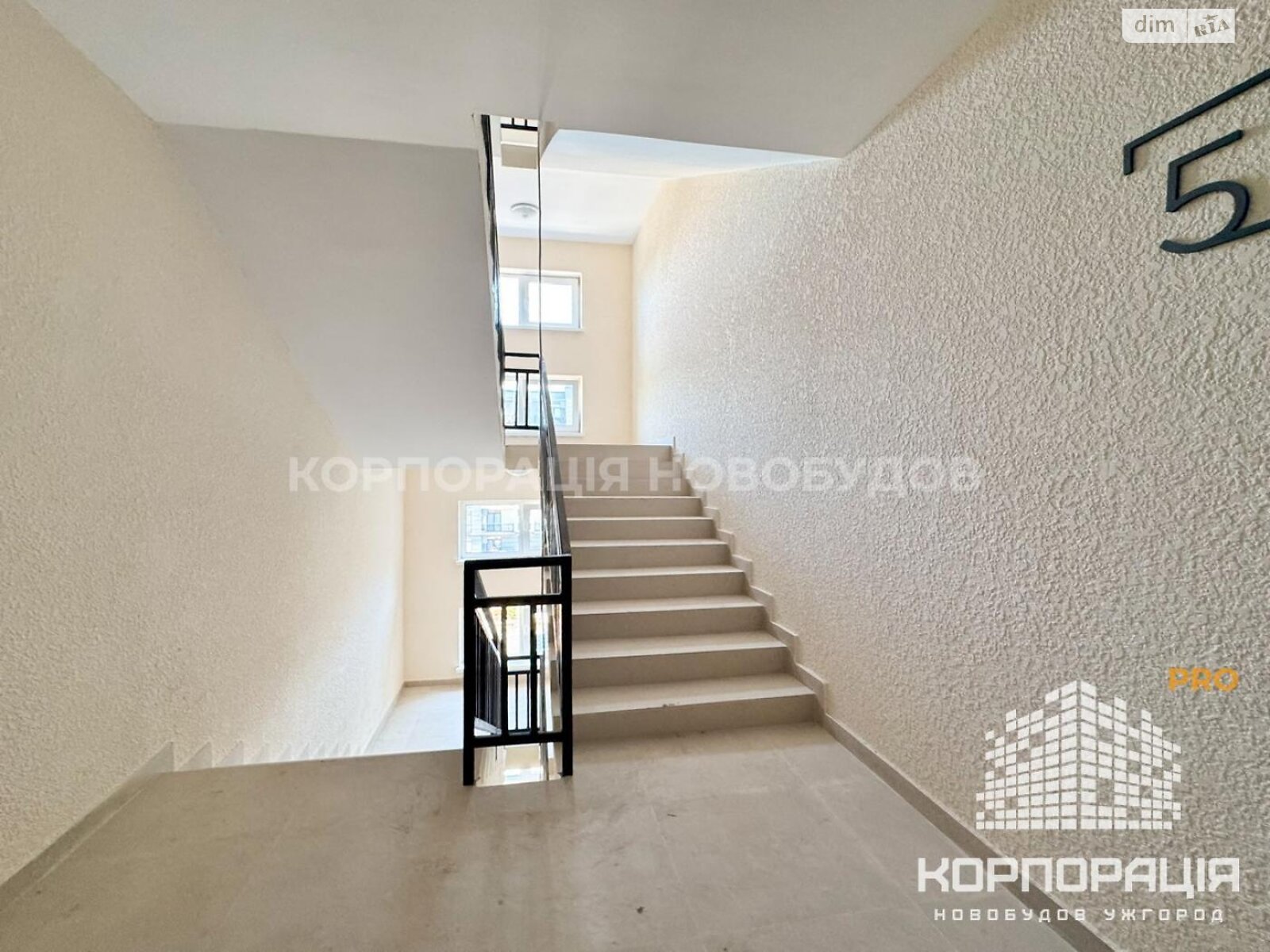 Продаж однокімнатної квартири в Ужгороді, на вул. Івана Фогарашія, район Центр фото 1 Продаж однокімнатної квартири в Ужгороді, на вул. Івана Фогарашія, район Центр фото 1