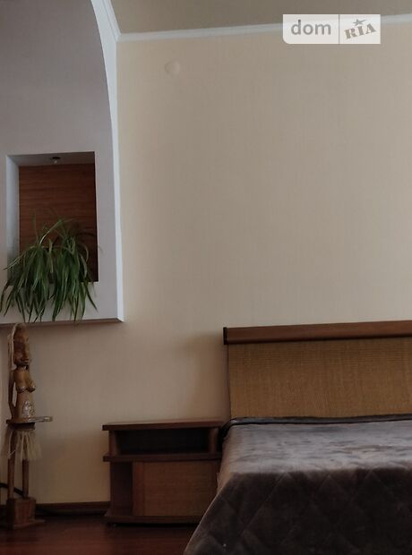 Продажа четырехкомнатной квартиры в Ужгороде, на ул. Жемайте Юлии 16, район Центр фото 1