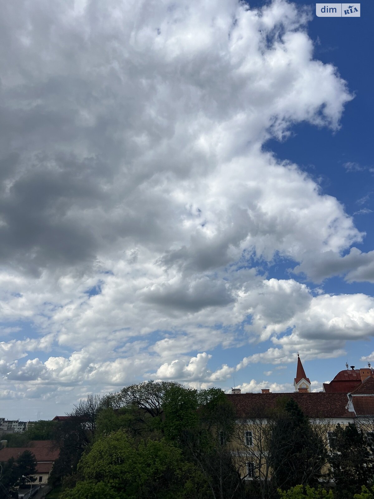 Продаж трикімнатної квартири в Ужгороді, на пл. Жупанатська 1, район Центр фото 1 Продаж трикімнатної квартири в Ужгороді, на пл. Жупанатська 1, район Центр фото 1