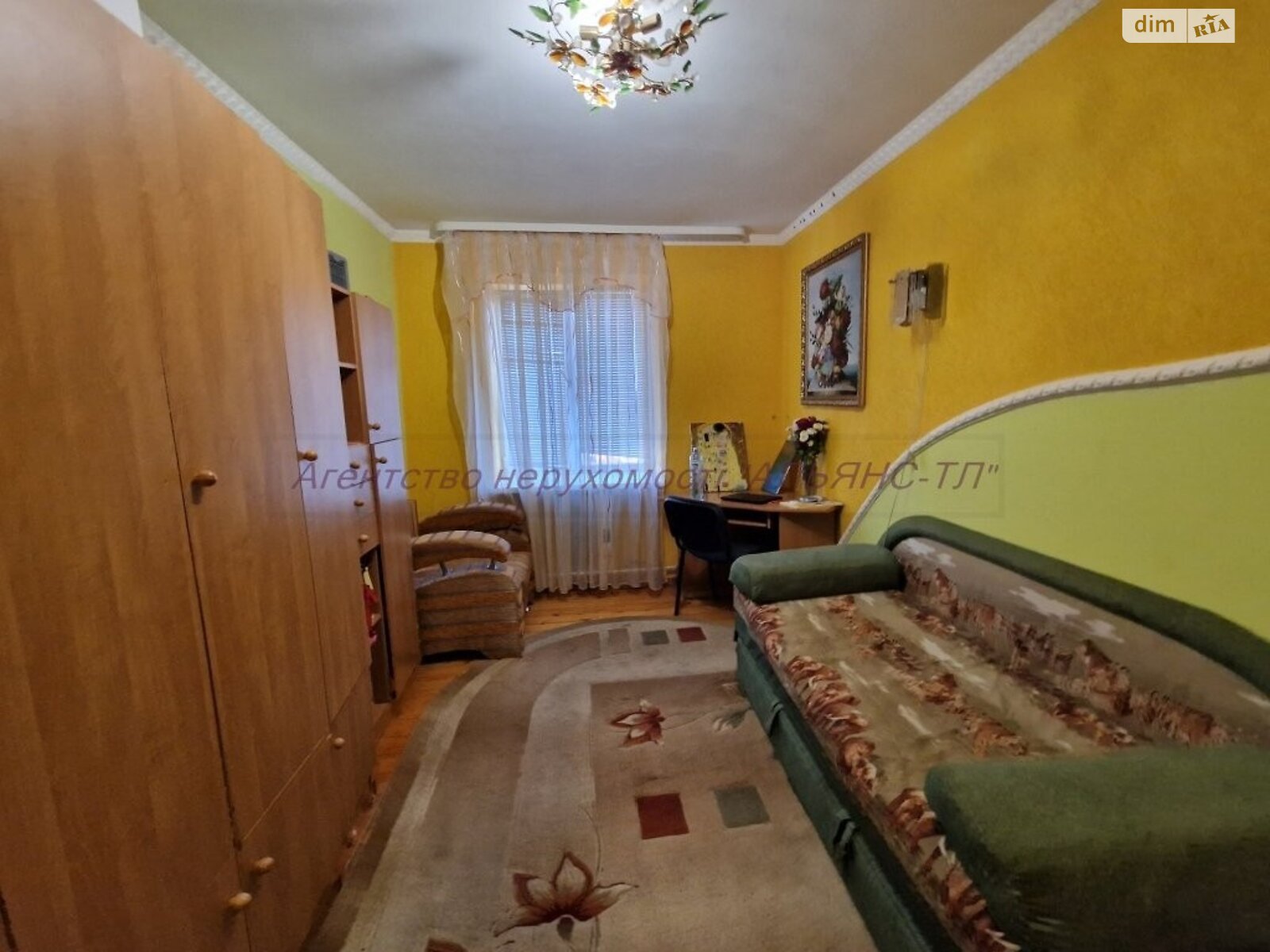 Продажа четырехкомнатной квартиры в Ужгороде, на ул. Кармелюка, район Центр фото 1