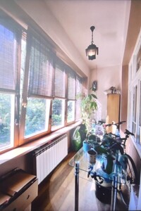 Продажа пятикомнатной квартиры в Ужгороде, на ул. Русская, район Центр фото 2