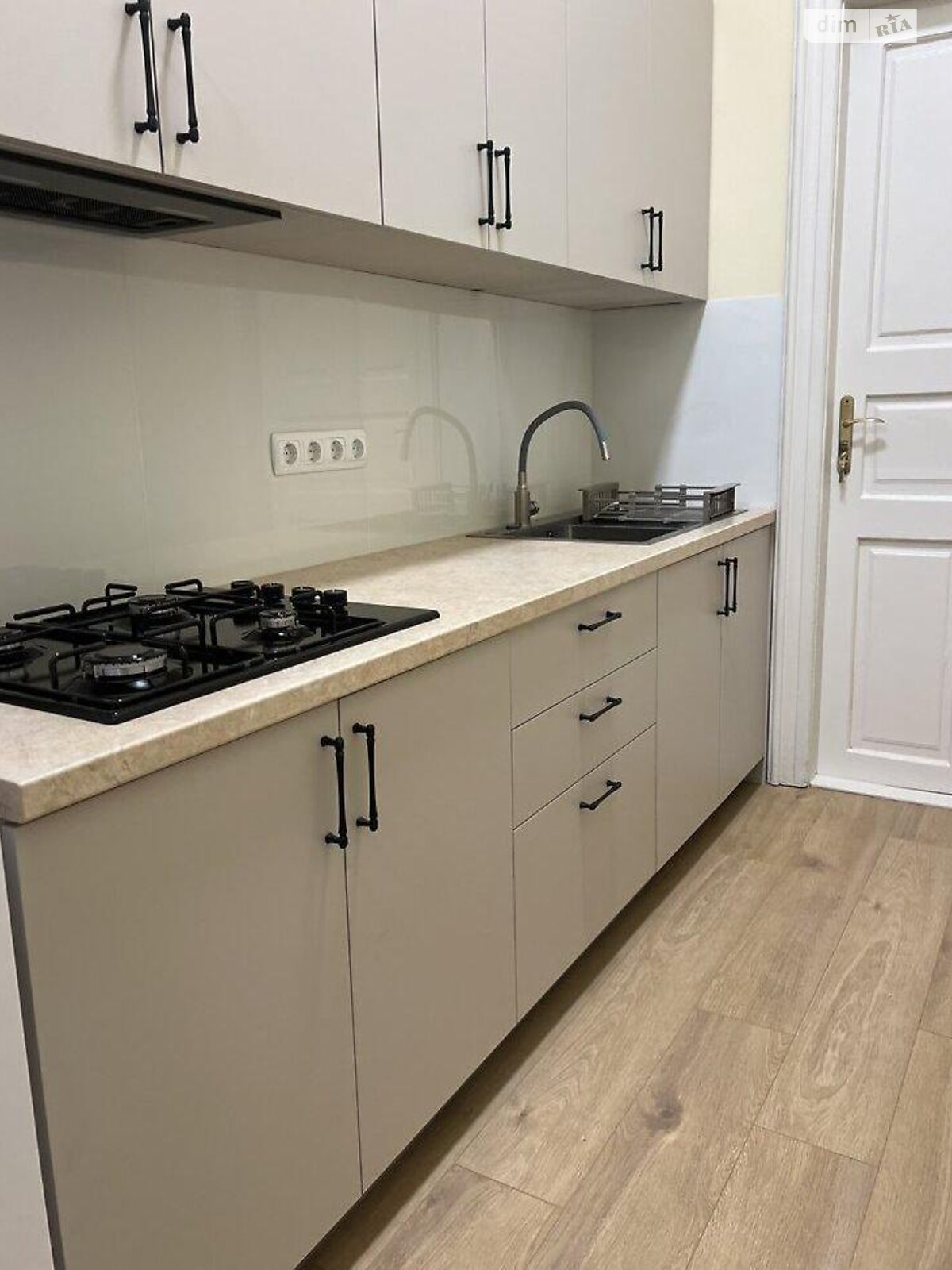 Продажа однокомнатной квартиры в Ужгороде, на ул. Корзо 14, район Центр фото 1