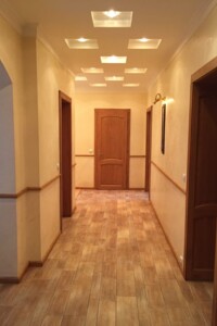 Продажа пятикомнатной квартиры в Ужгороде, на наб. Независимости, район Центр фото 2
