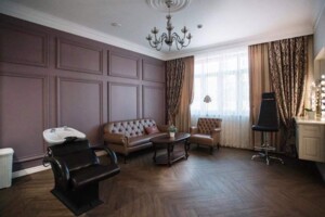 Продаж шестикімнатної квартири в Ужгороді, на вул. Льва Толстого 4, район Центр фото 2